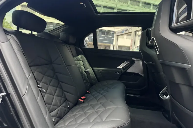 BMW 740 (Seria 7) din 2025 cu 21.980 km - oferta BMW221574 - foto 5