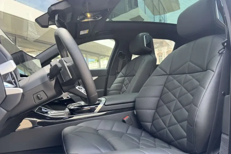 BMW 740 (Seria 7) din 2025 cu 21.980 km - oferta BMW221574 - foto 10