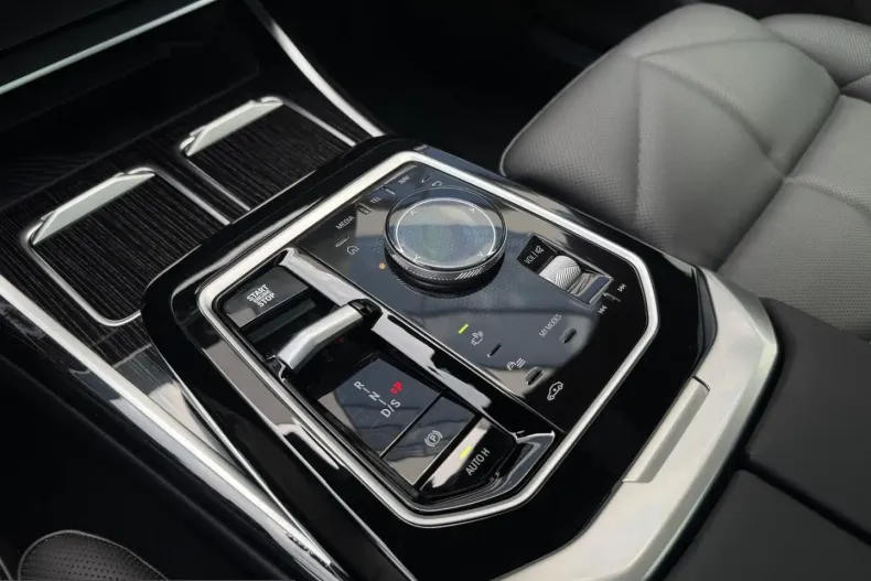 BMW 740 (Seria 7) din 2025 cu 21.980 km - oferta BMW221574 - foto 15