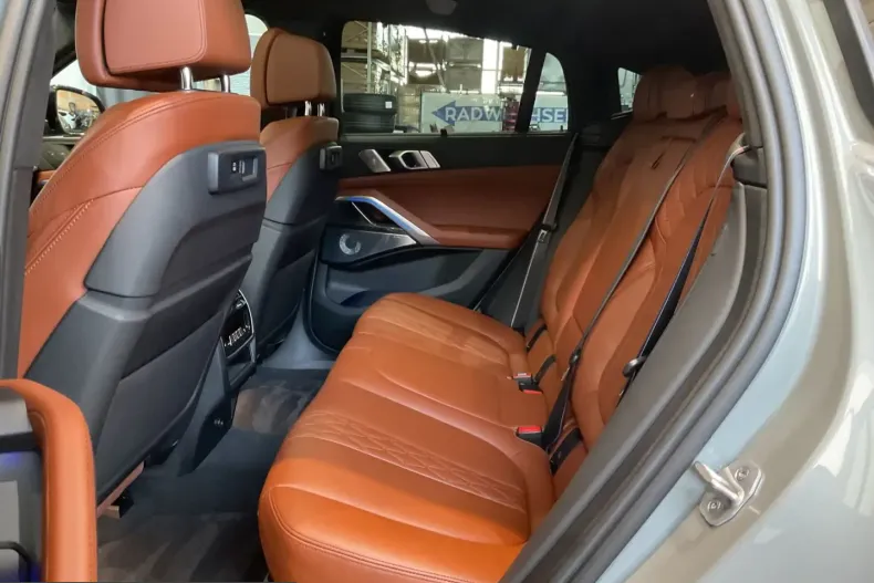 BMW X6 (Seria X) din 2023 cu 67.400 km - oferta BMW221595 - foto 8