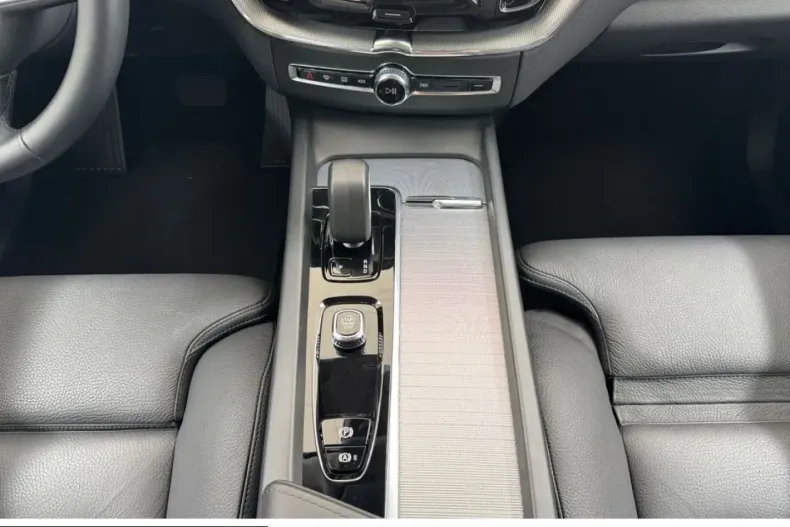 Volvo XC60 din 2025 cu 20.706 km - oferta VOL221603 - foto 9