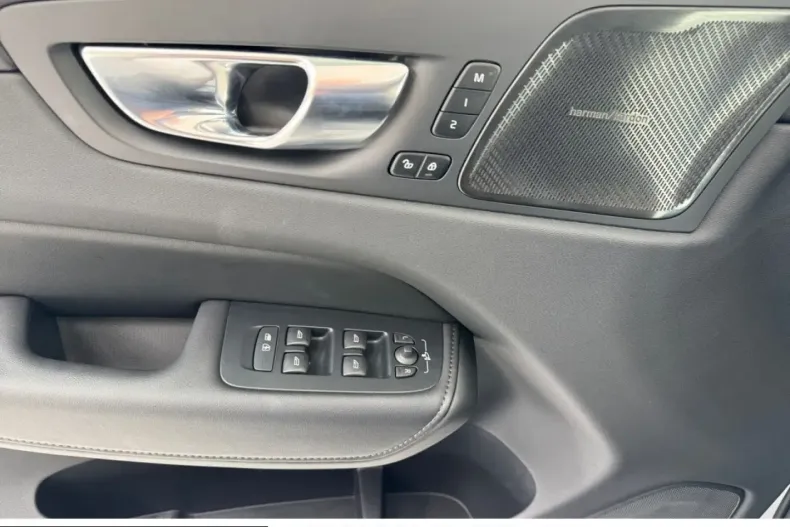 Volvo XC60 din 2025 cu 20.706 km - oferta VOL221603 - foto 12
