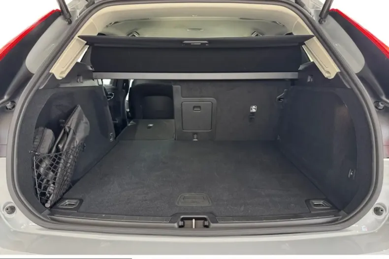 Volvo XC60 din 2025 cu 20.706 km - oferta VOL221603 - foto 13