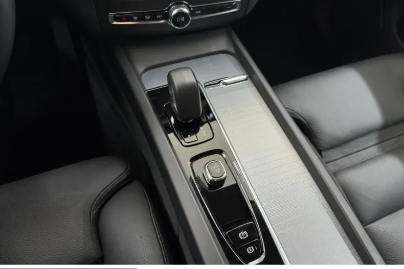 Volvo XC60 din 2025 cu 20.706 km - oferta VOL221603 - foto 27