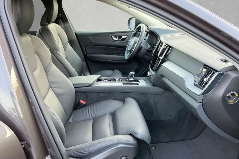Volvo XC60 din 2025 cu 31.000 km - oferta VOL221605 - foto 5