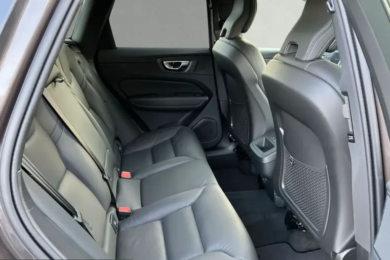 Volvo XC60 din 2025 cu 31.000 km - oferta VOL221605 - foto 6