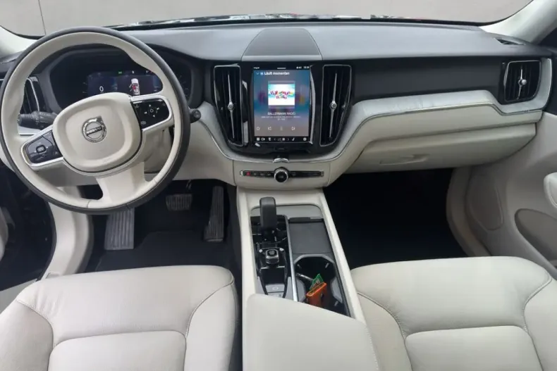 Volvo XC60 din 2025 cu 15.418 km - oferta VOL221609 - foto 1