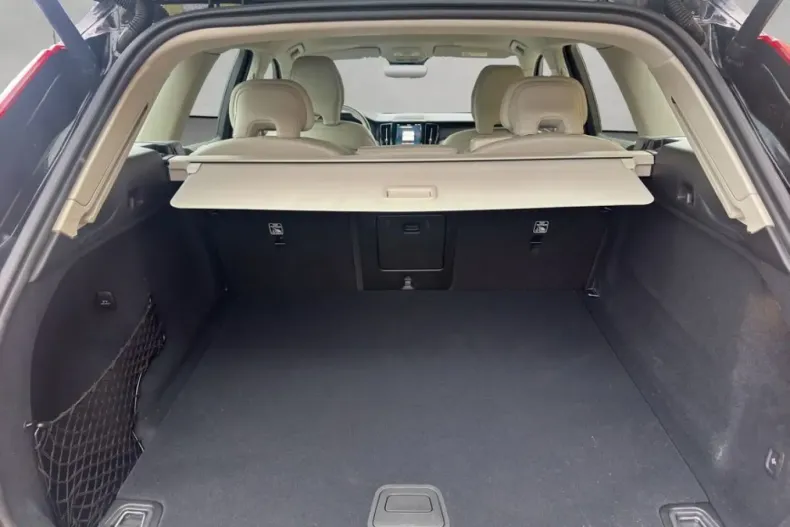 Volvo XC60 din 2025 cu 15.418 km - oferta VOL221609 - foto 6