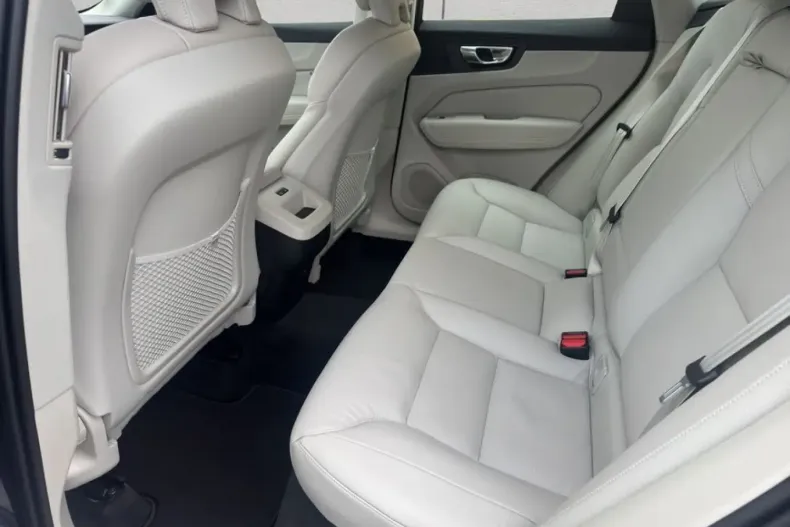 Volvo XC60 din 2025 cu 15.418 km - oferta VOL221609 - foto 13