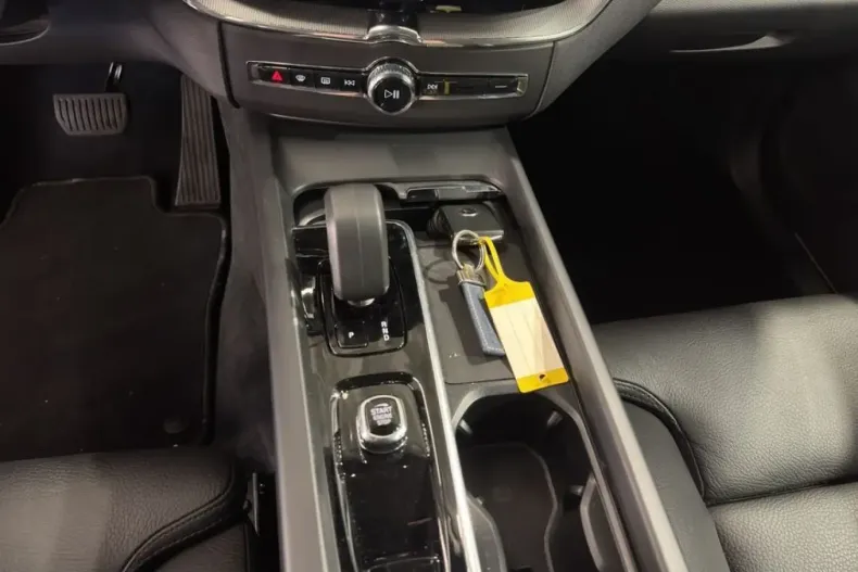 Volvo XC60 din 2025 cu 28.780 km - oferta VOL221611 - foto 12