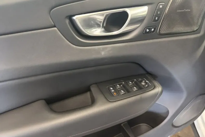 Volvo XC60 din 2025 cu 28.780 km - oferta VOL221611 - foto 14