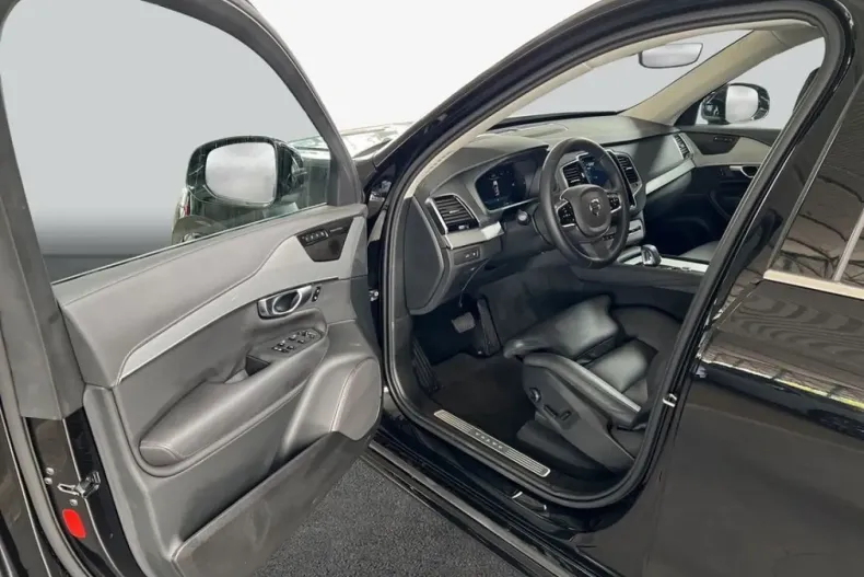Volvo XC90 din 2025 cu 17.037 km - oferta VOL221612 - foto 9