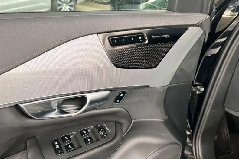 Volvo XC90 din 2025 cu 17.037 km - oferta VOL221612 - foto 24