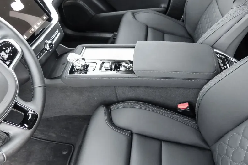 Volvo XC90 din 2025 cu 21.538 km - oferta VOL221613 - foto 11