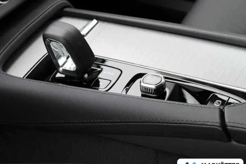 Volvo XC90 din 2025 cu 16.997 km - oferta VOL221615 - foto 28