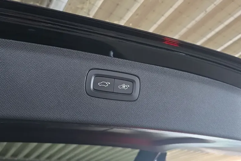 Volvo XC90 din 2024 cu 59.397 km - oferta VOL221618 - foto 16