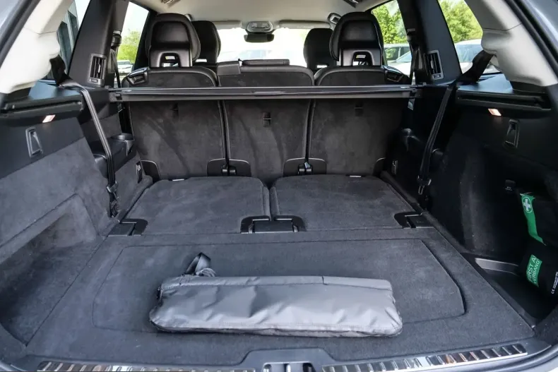 Volvo XC90 din 2025 cu 22.971 km - oferta VOL221619 - foto 13