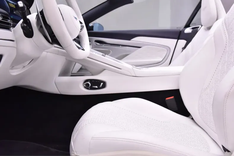 Aston Martin DB12 din 2024 cu 1.500 km - oferta AST221623 - foto 26