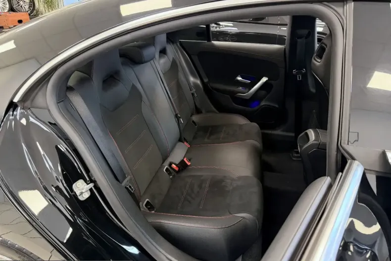 Mercedes-Benz CLA 200 (Clasa CLA) din 2023 cu 49.800 km - oferta MER221634 - foto 14