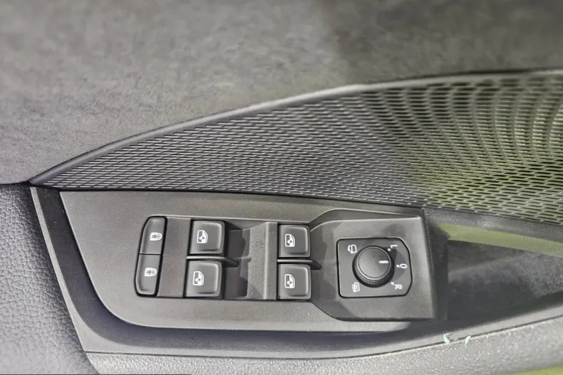 Skoda Octavia din 2026 cu 1.200 km - oferta SKO221638 - foto 5