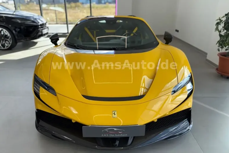 Ferrari SF90 din 2024 cu 6.000 km - oferta FER221658 - foto 13