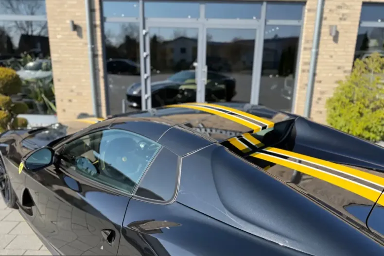 Ferrari 812 din 2023 cu 1.481 km - oferta FER221659 - foto 9