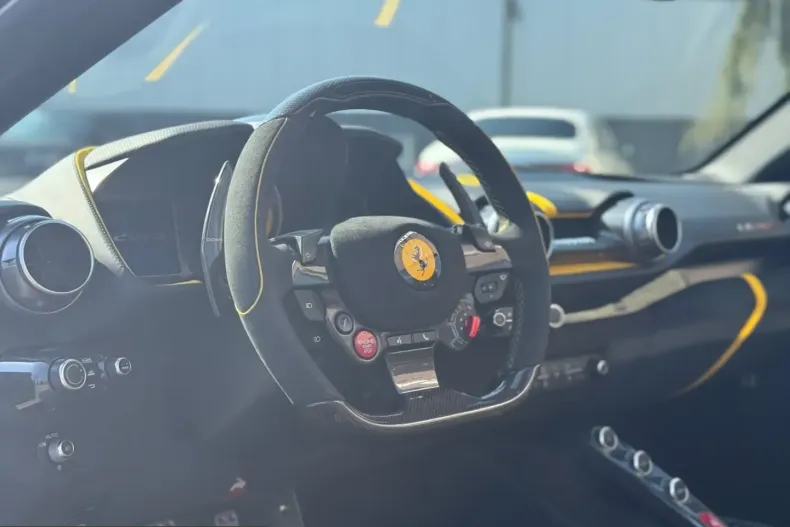 Ferrari 812 din 2023 cu 1.481 km - oferta FER221659 - foto 11