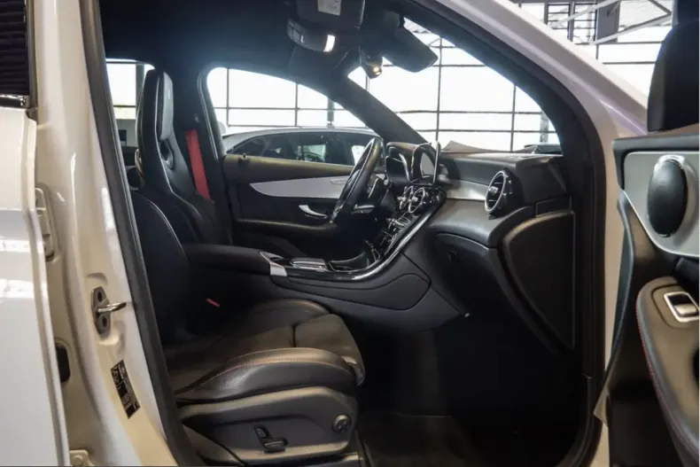 Mercedes-Benz GLC 43 AMG (Clasa GLC) din 2021 cu 61.391 km - oferta MER221670 - foto 2