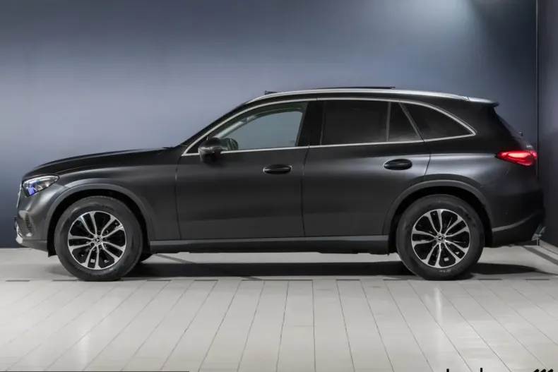 Mercedes-Benz GLC 200 (Clasa GLC) din 2023 cu 9.389 km - oferta MER221671 - foto 3