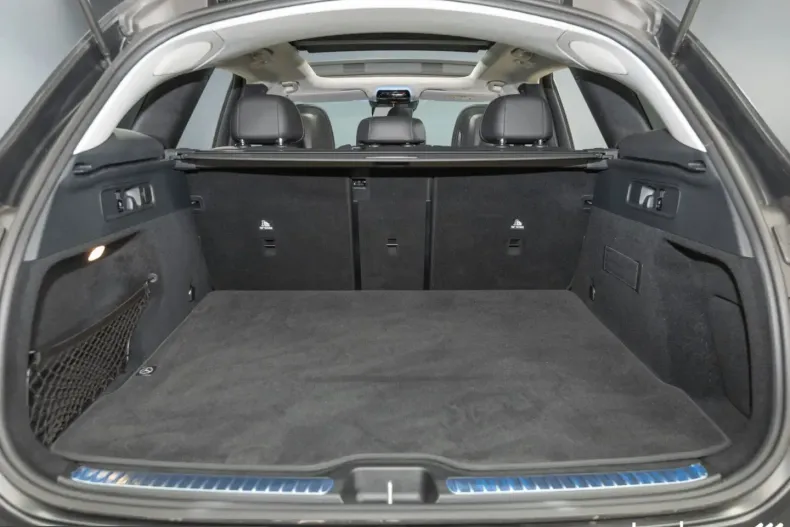 Mercedes-Benz GLC 200 (Clasa GLC) din 2023 cu 9.389 km - oferta MER221671 - foto 9