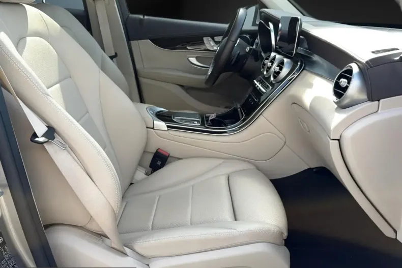 Mercedes-Benz GLC 300 (Clasa GLC) din 2022 cu 59.998 km - oferta MER221674 - foto 14