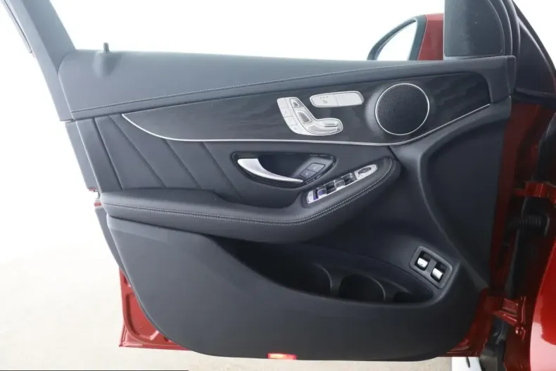 Mercedes-Benz GLC 300 (Clasa GLC) din 2022 cu 42.900 km - oferta MER221676 - foto 12