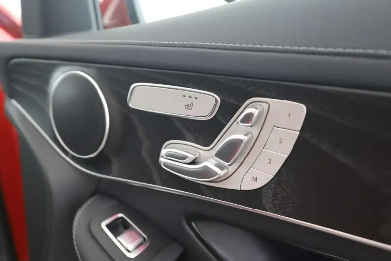 Mercedes-Benz GLC 300 (Clasa GLC) din 2022 cu 42.900 km - oferta MER221676 - foto 17