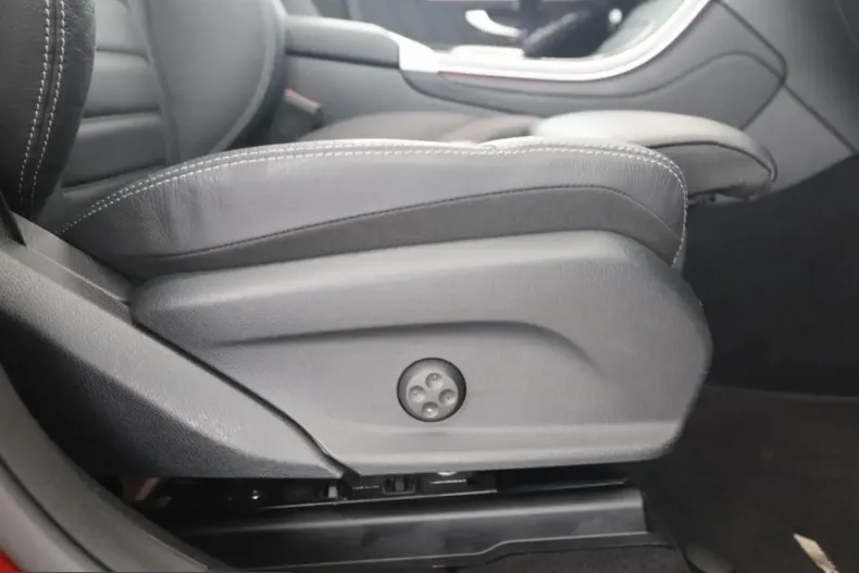 Mercedes-Benz GLC 300 (Clasa GLC) din 2022 cu 42.900 km - oferta MER221676 - foto 18