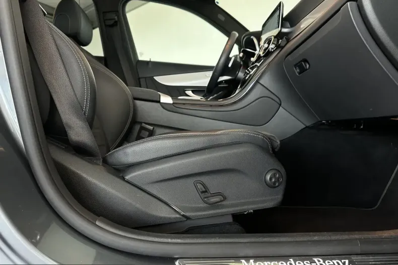 Mercedes-Benz GLC 200 (Clasa GLC) din 2022 cu 83.850 km - oferta MER221677 - foto 25