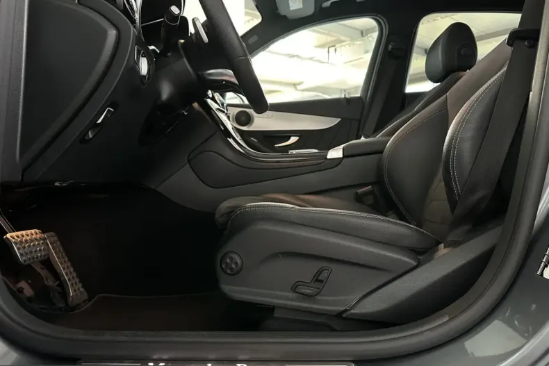 Mercedes-Benz GLC 200 (Clasa GLC) din 2022 cu 83.850 km - oferta MER221677 - foto 28