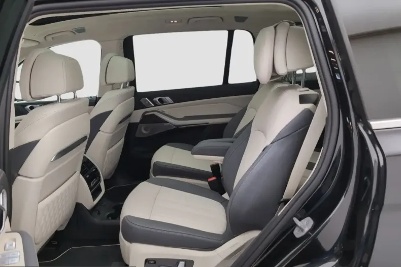 BMW X7 (Seria X) din 2024 cu 29.546 km - oferta BMW221712 - foto 9
