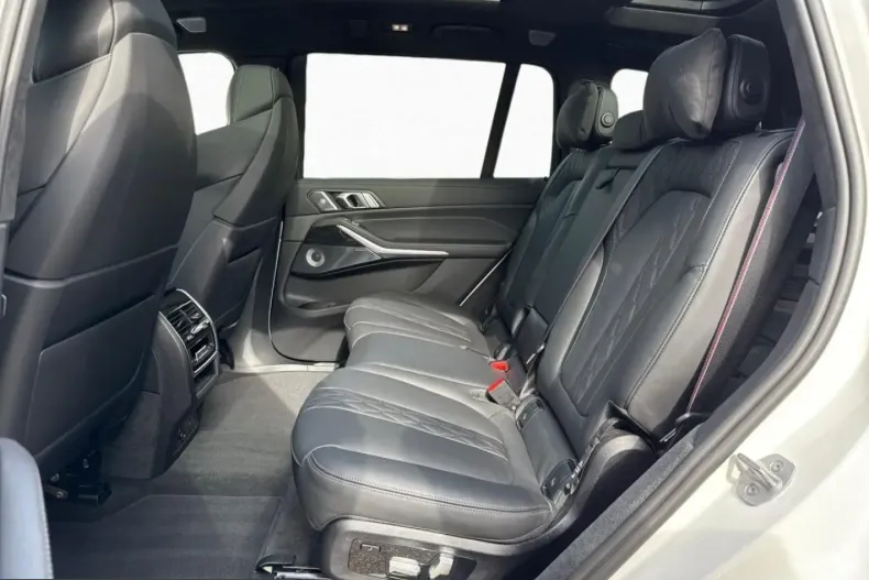 BMW X7 (Seria X) din 2024 cu 43.196 km - oferta BMW221718 - foto 17