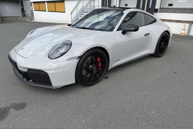 Porsche 911 din 2025 cu 9.922 km - oferta POR221750 - foto 1