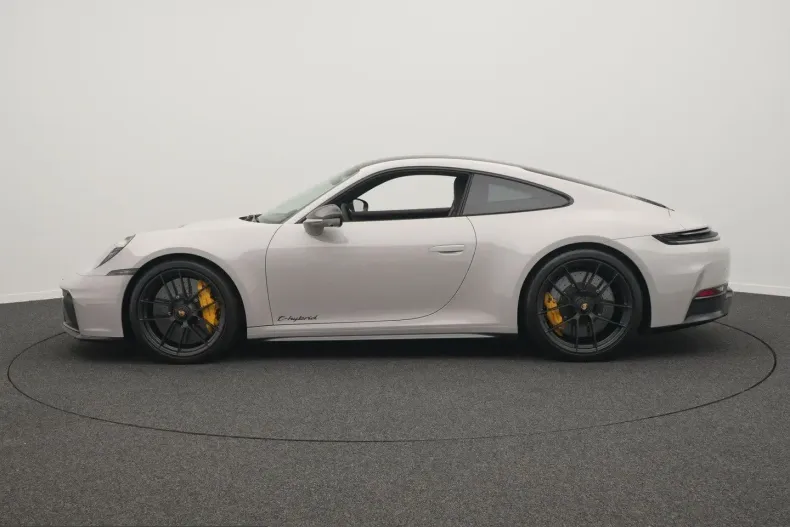 Porsche 992 din 2025 cu 4.200 km - oferta POR221751 - foto 2