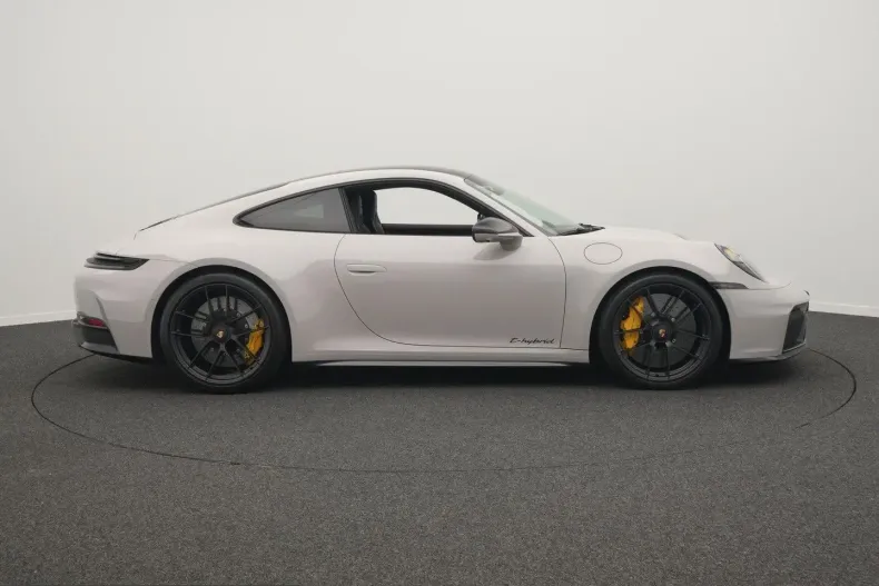 Porsche 992 din 2025 cu 4.200 km - oferta POR221751 - foto 6