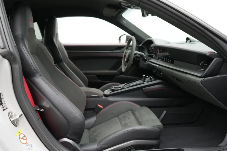 Porsche 992 din 2025 cu 4.200 km - oferta POR221751 - foto 36