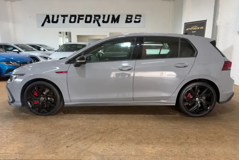Volkswagen Golf din 2024 cu 32.920 km - oferta VOL221773 - foto 2