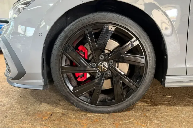 Volkswagen Golf din 2024 cu 32.920 km - oferta VOL221773 - foto 3