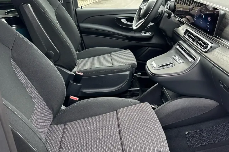 Mercedes-Benz V 300 (Clasa V) din 2024 cu 14.200 km - oferta MER221775 - foto 9