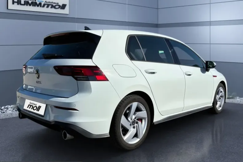 Volkswagen Golf din 2024 cu 20.148 km - oferta VOL221778 - foto 4
