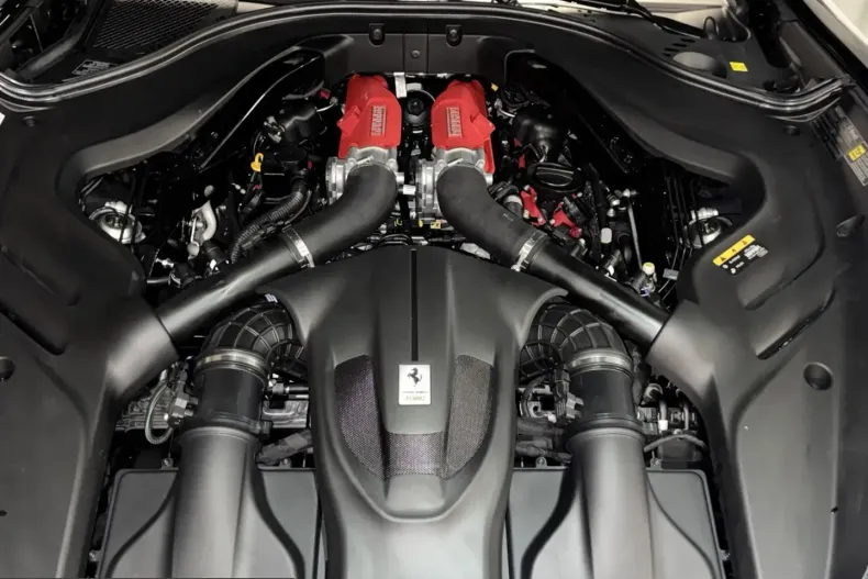 Ferrari Roma din 2024 cu 7.380 km - oferta FER221780 - foto 12