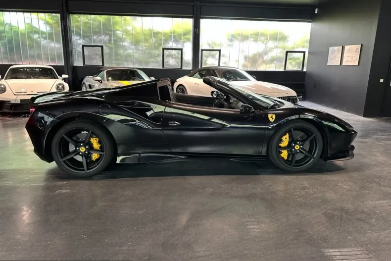 Ferrari F8 din 2023 cu 5.500 km - oferta FER221781 - foto 5