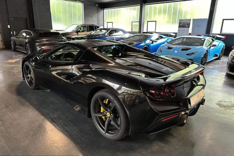 Ferrari F8 din 2023 cu 5.500 km - oferta FER221781 - foto 10