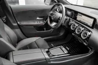 Mercedes-Benz CLA 180 (Clasa CLA) din 2025 cu 30.474 km - oferta MER221782 - foto 3
